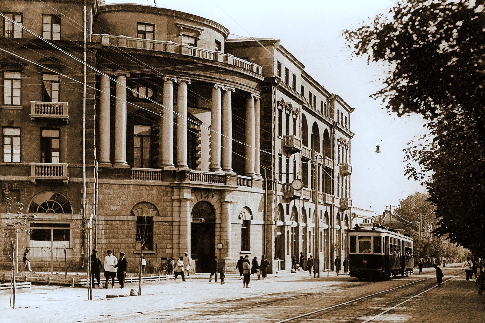Grand Hotel Yerevan, how it began