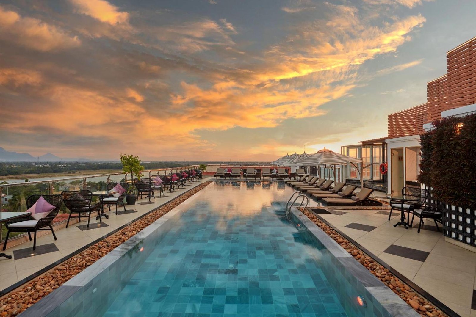 Hotel Royal Hoi An, the pool