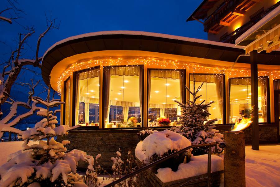 Strandhotel am Weissensee, at the table