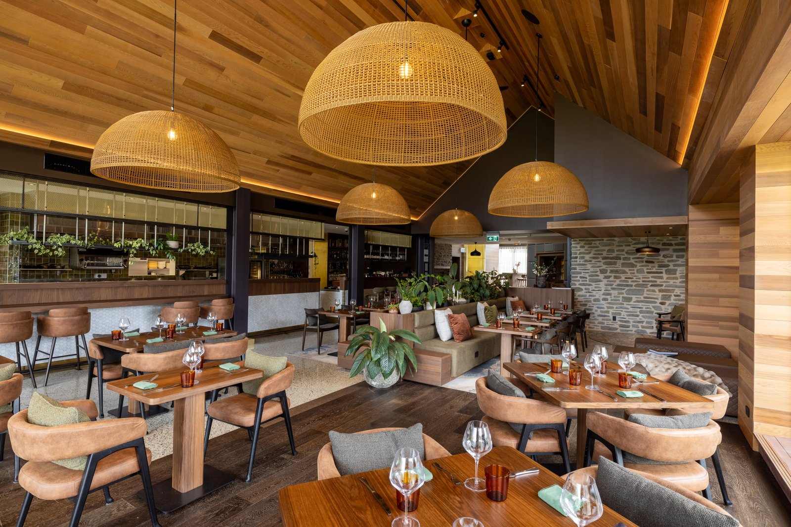 Coronet Ridge Resort, elevation bar & restaurant
