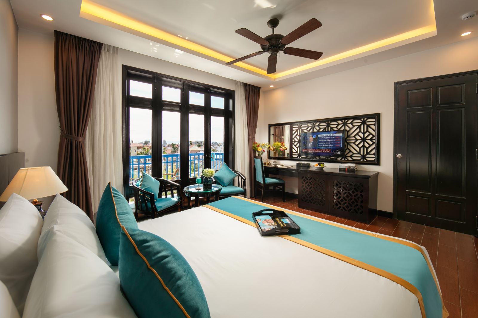 Silk River Hoi An Hotel & Spa — vibe