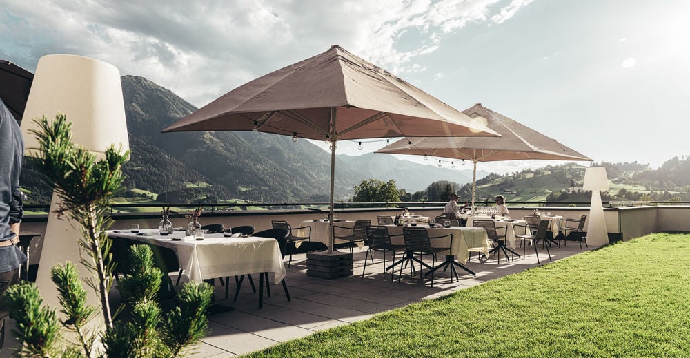 Sonnhof by Vitus Winkler, at the table