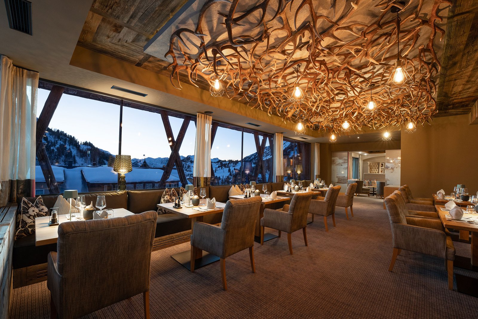 Hotel Das Kohlmayr, at the table