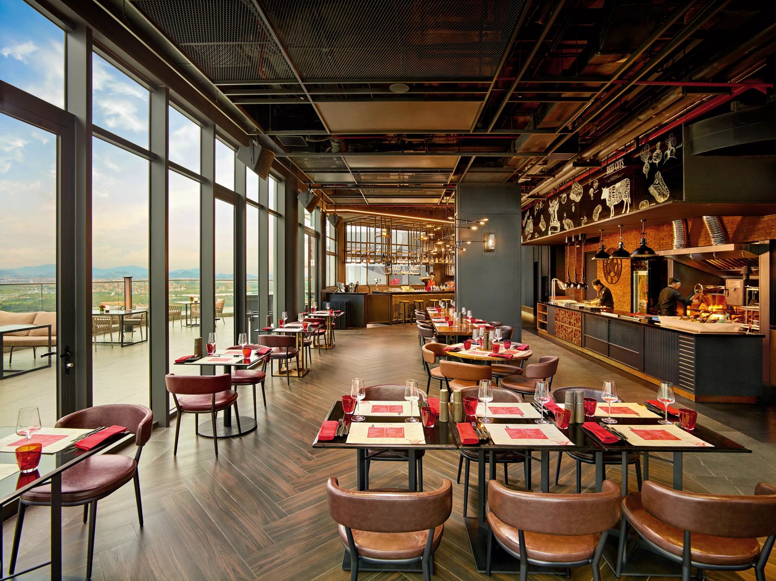 Pullman Hai Phong Grand Hotel, at the table