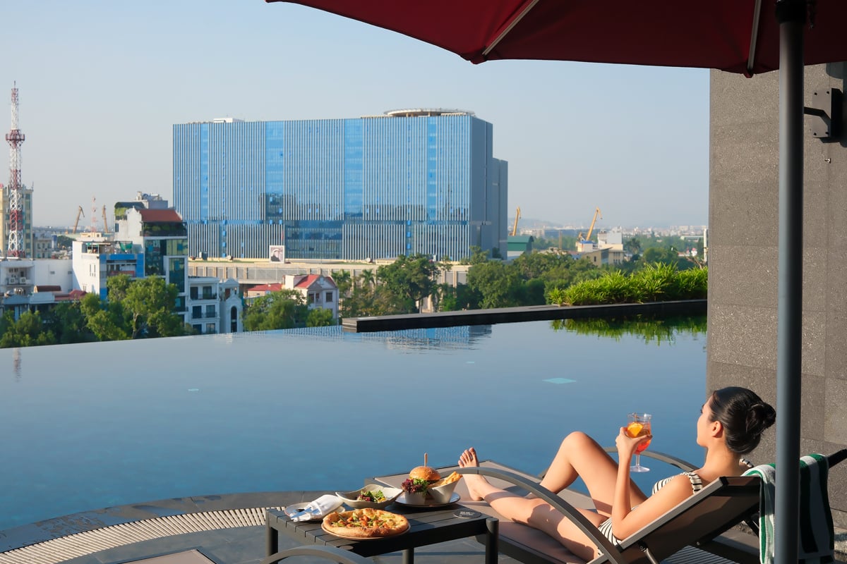 Pullman Hai Phong Grand Hotel, the pool