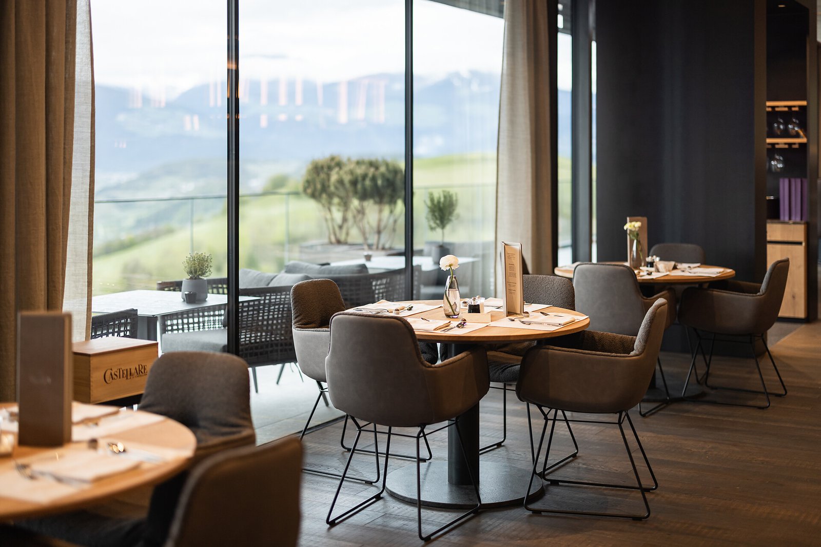 Santre - dolomythic home, at the table