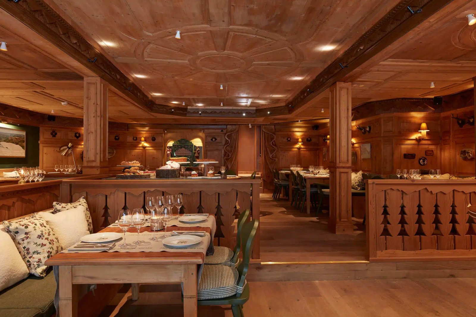 Hôtel Mont-Blanc Megève, at the table