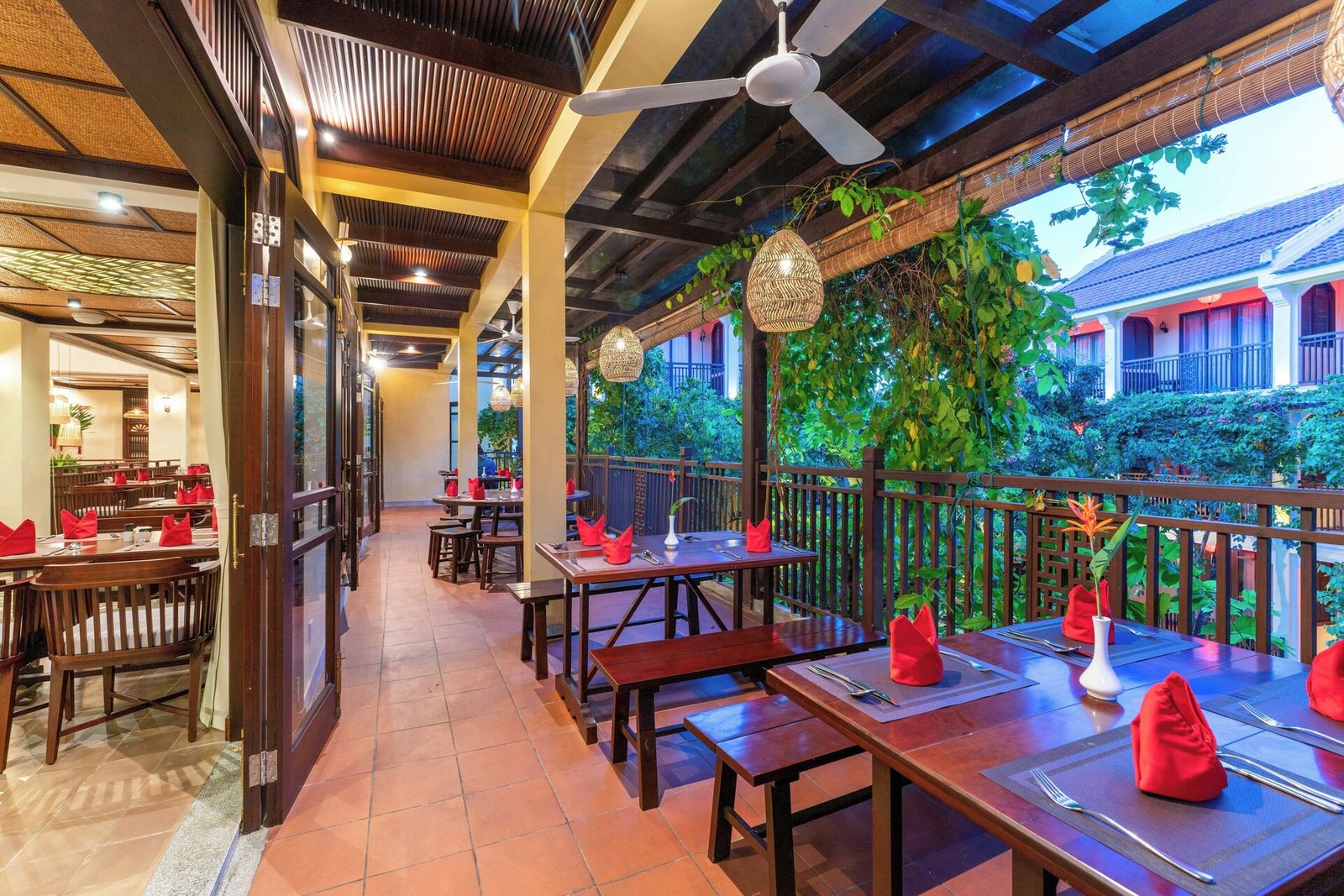 Ahoy Hoi An Boutique Resort & Spa — eat & drink