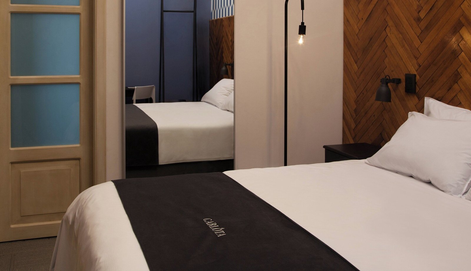 Carlota, rooms