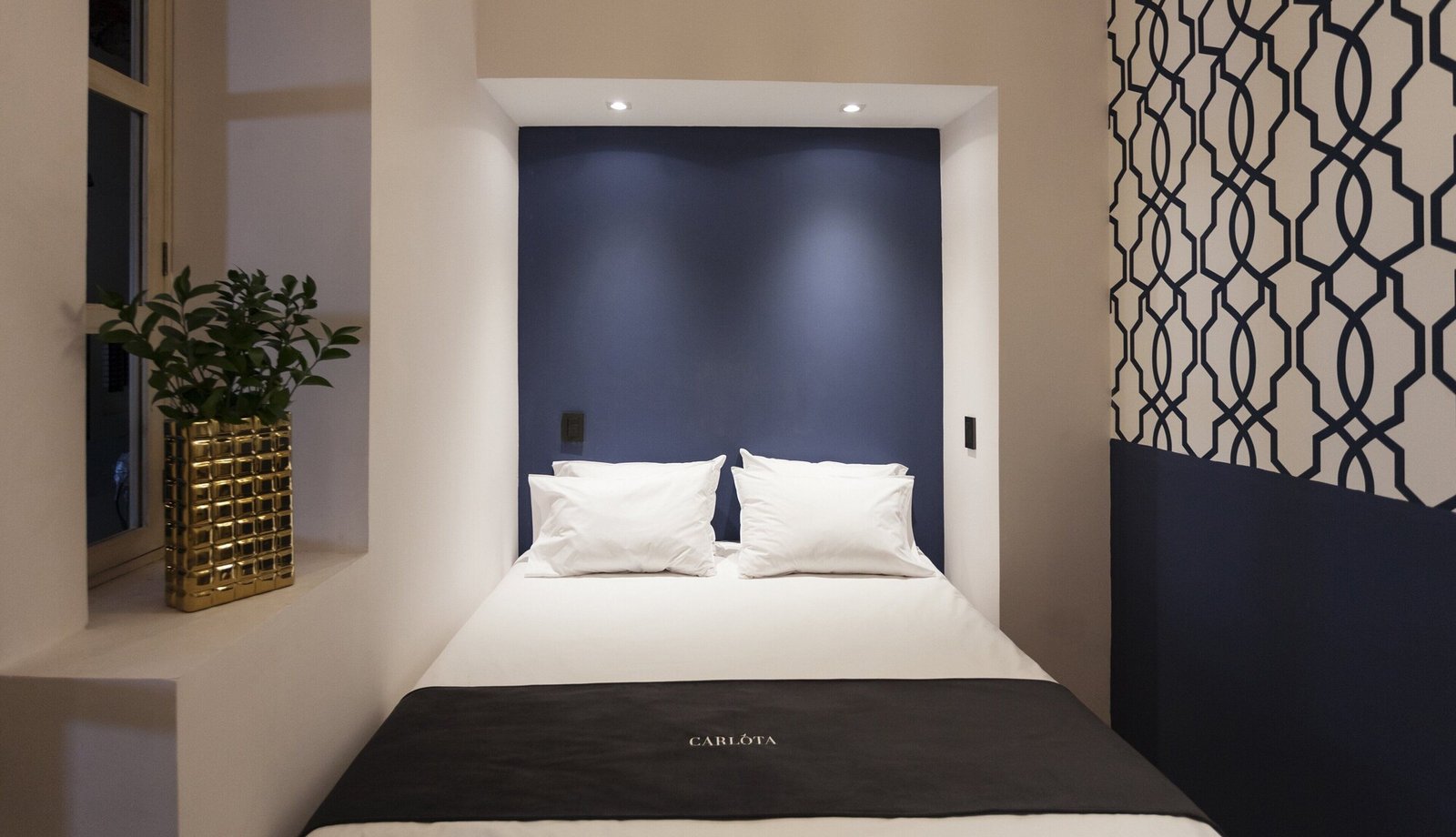 Carlota, rooms