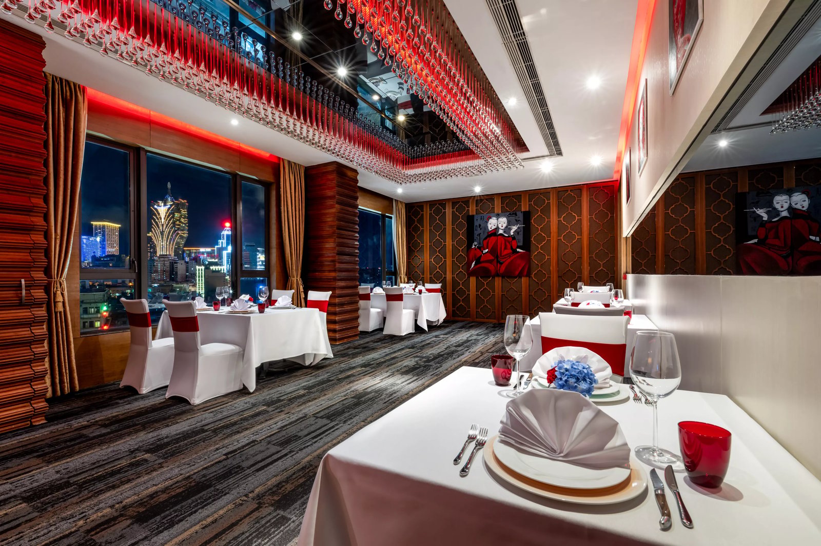 Sofitel Macau at Ponte 16, at the table