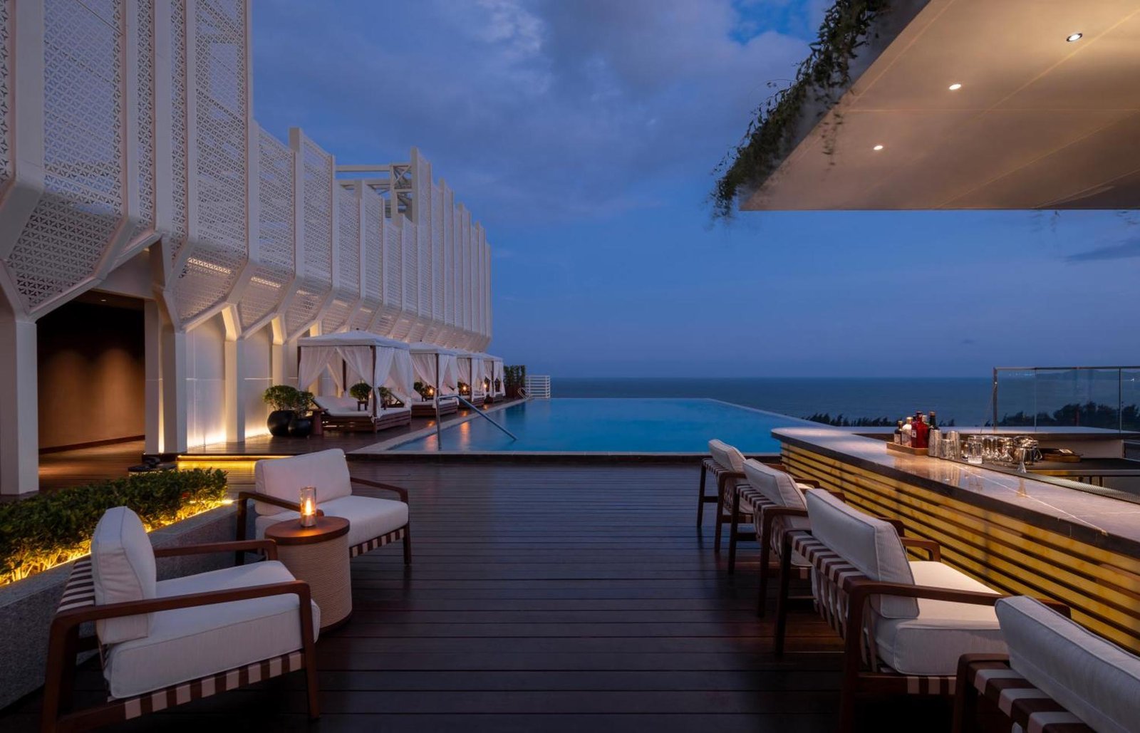 The Westin Sanya Haitang Bay Resort, at the table