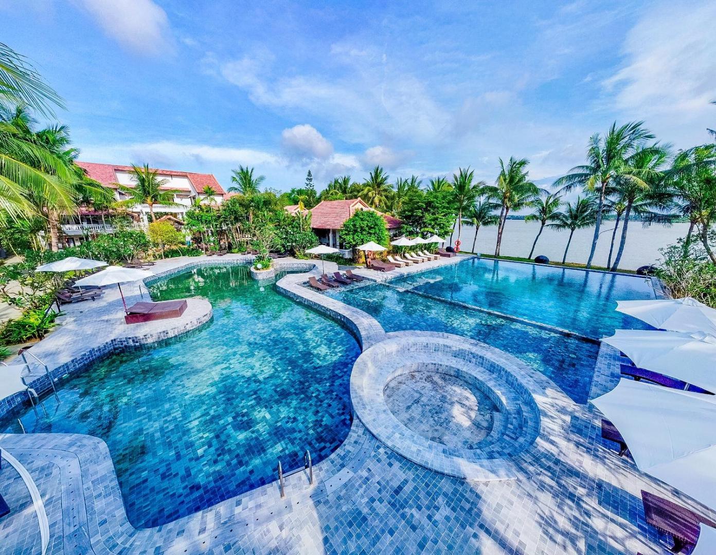 Vinh Hung Riverside Resort & Spa — vibe