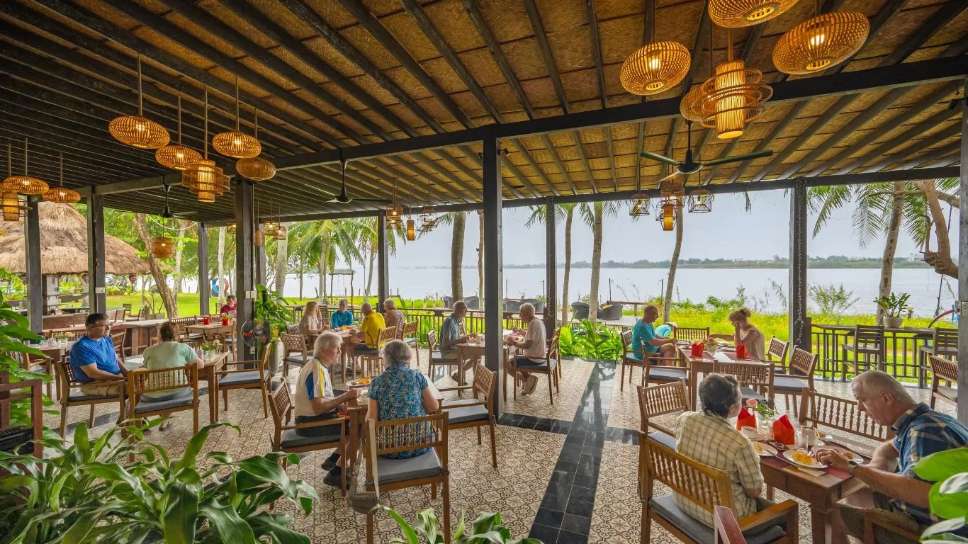 Vinh Hung Riverside Resort & Spa