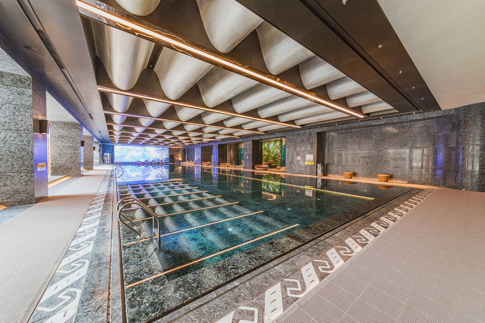 W Xi'an, the pool