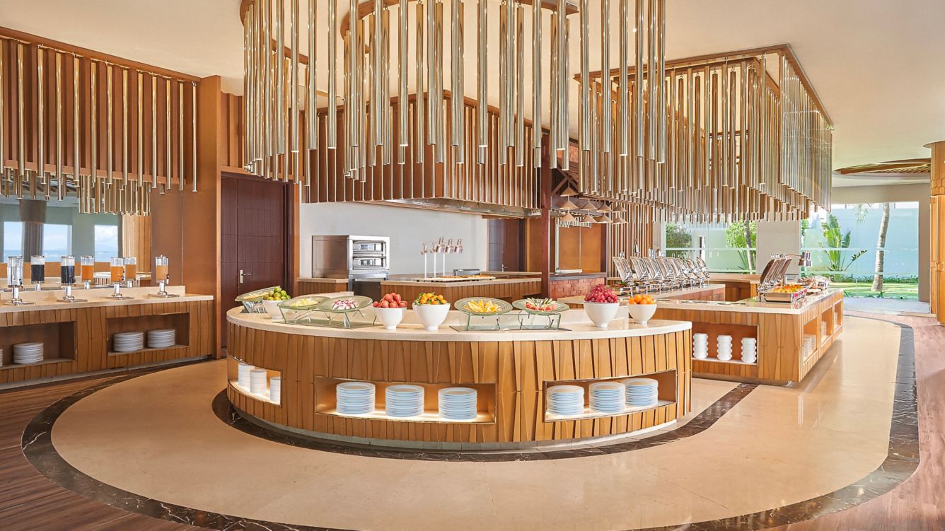 Renaissance Hoi An Resort & Spa — eat & drink