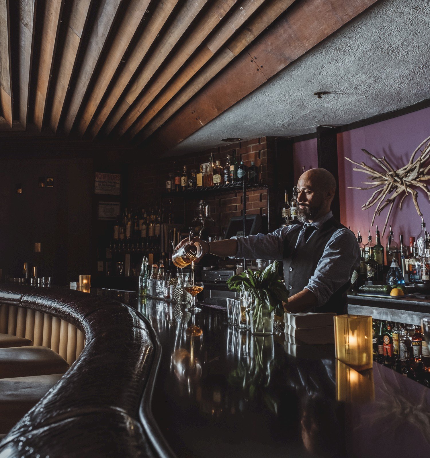 Hotel deLuxe, the driftwood room