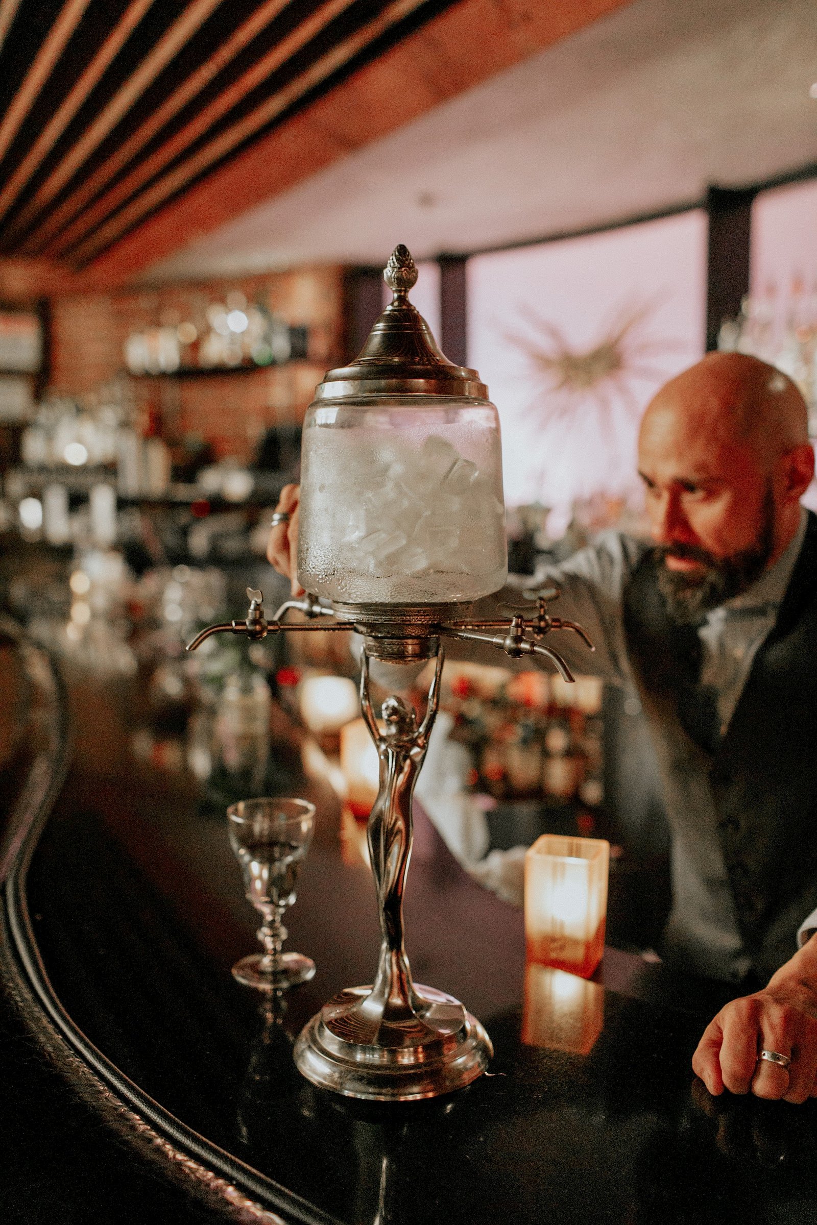 Hotel deLuxe, the driftwood room