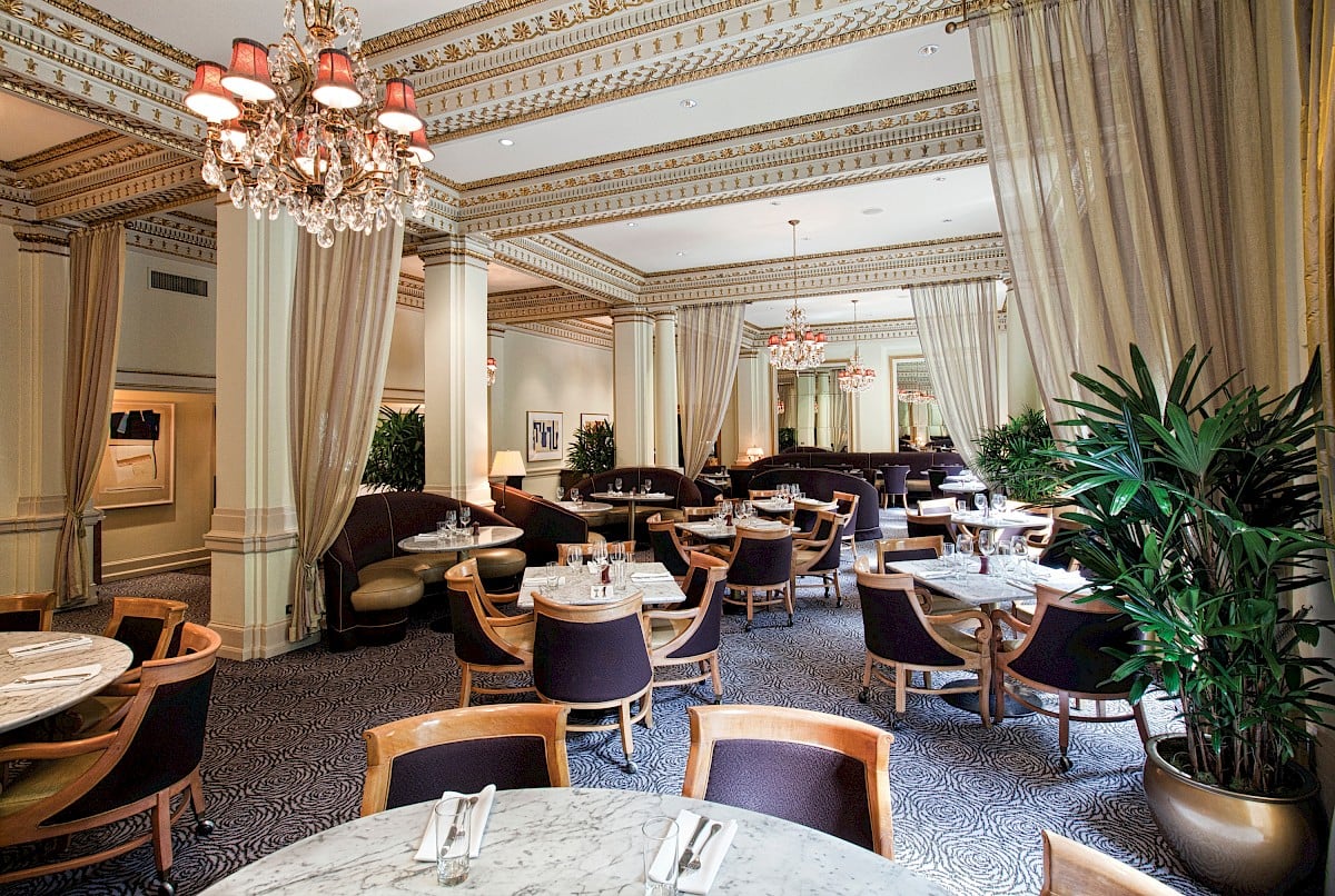 Hotel deLuxe, gracie's