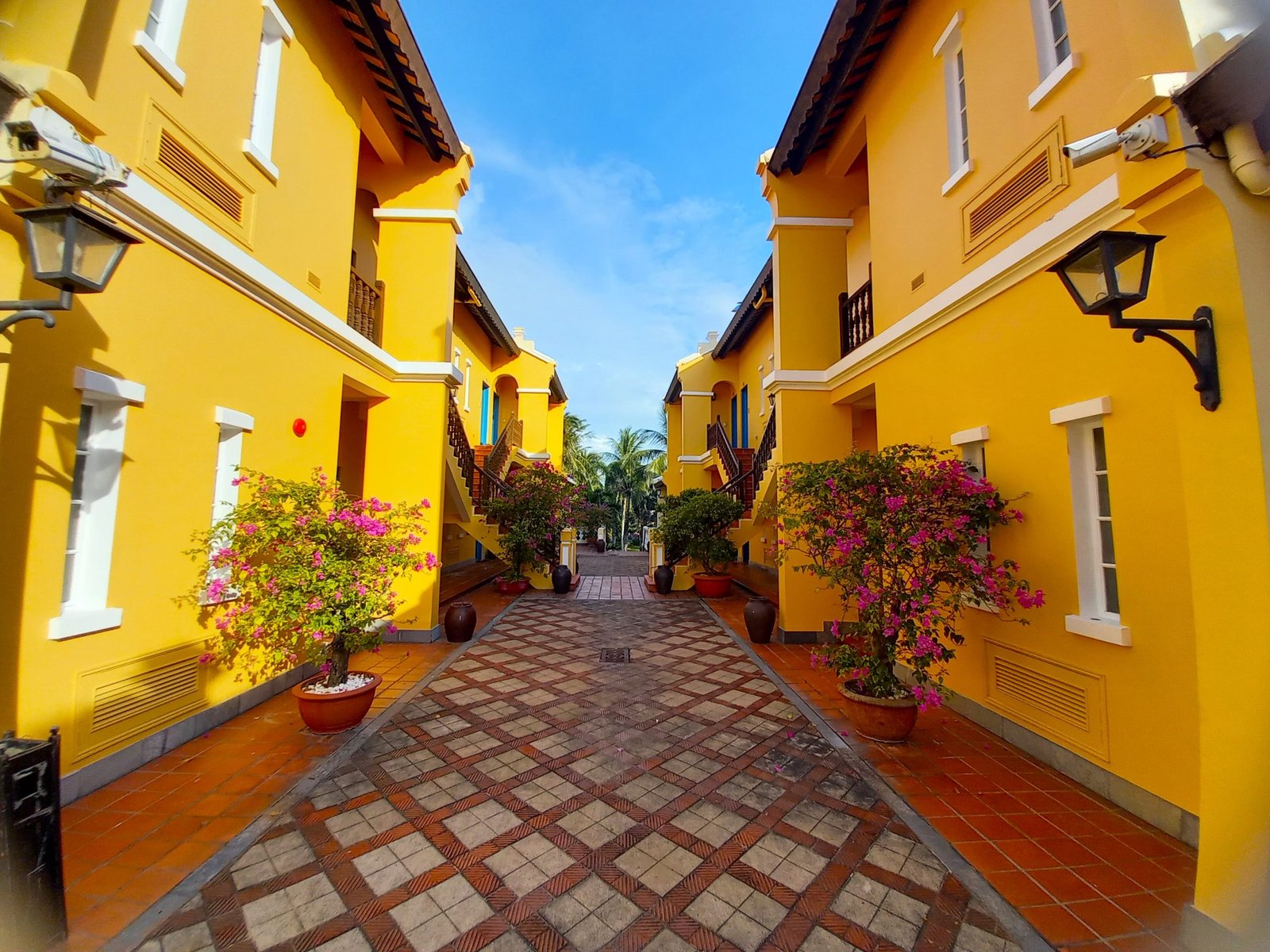 Victoria Hoi An Beach Resort & Spa — vibe