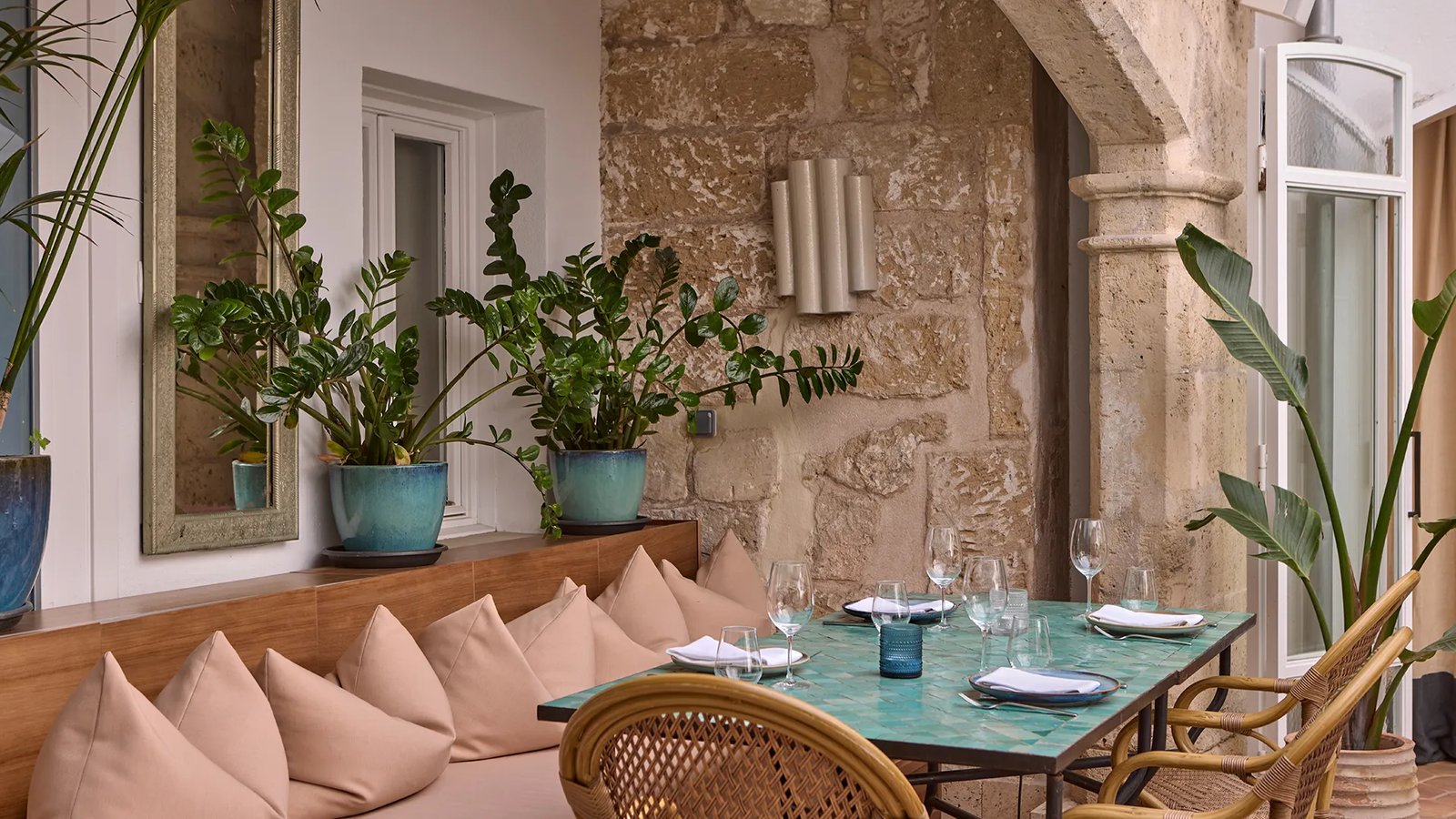 Puro Grand Hotel, beatnik grand restaurant & bar