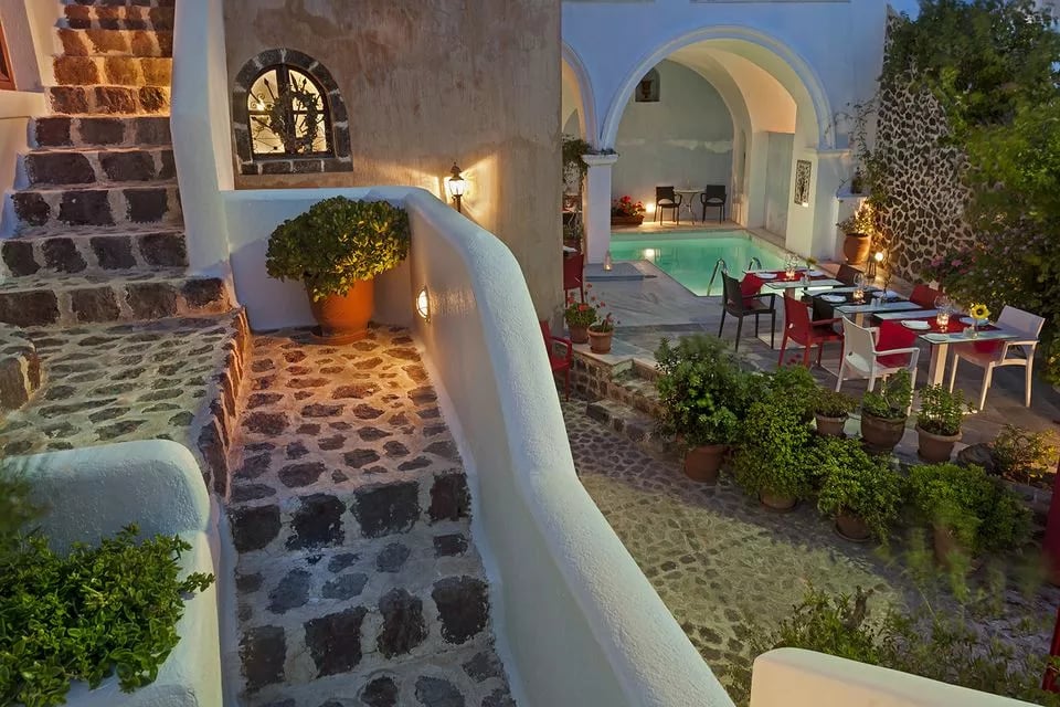 Aigialos Hotel Santorini