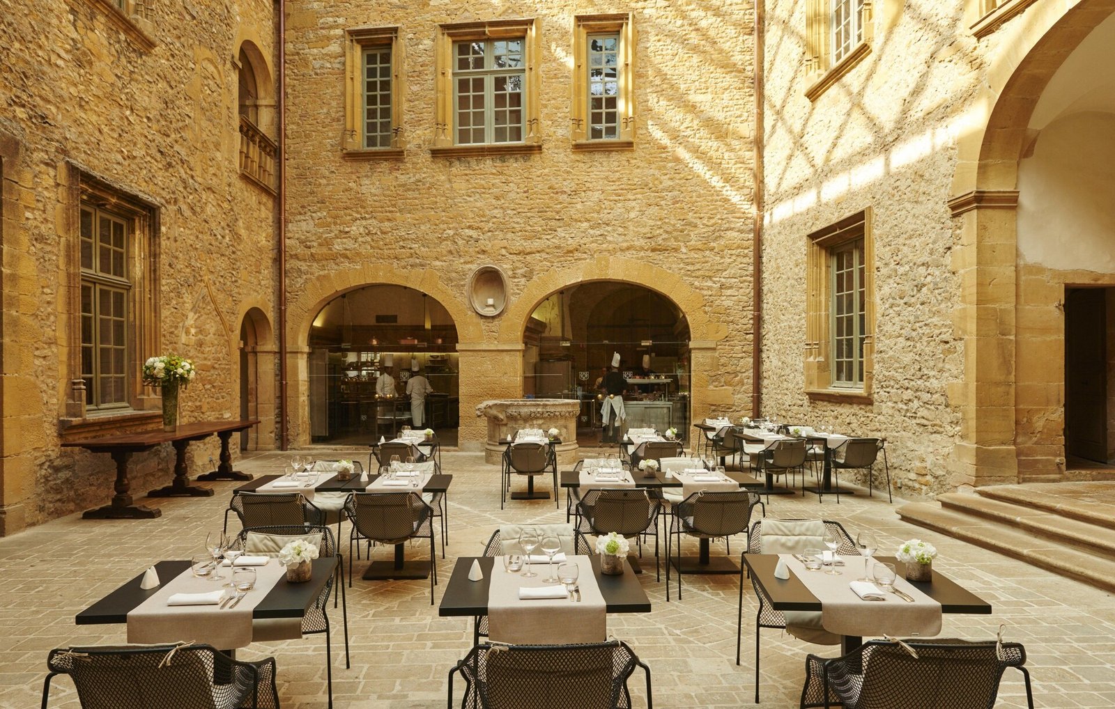 Château de Bagnols, at the table
