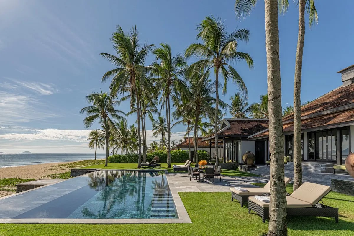 Four Seasons Resort The Nam Hai — vibe