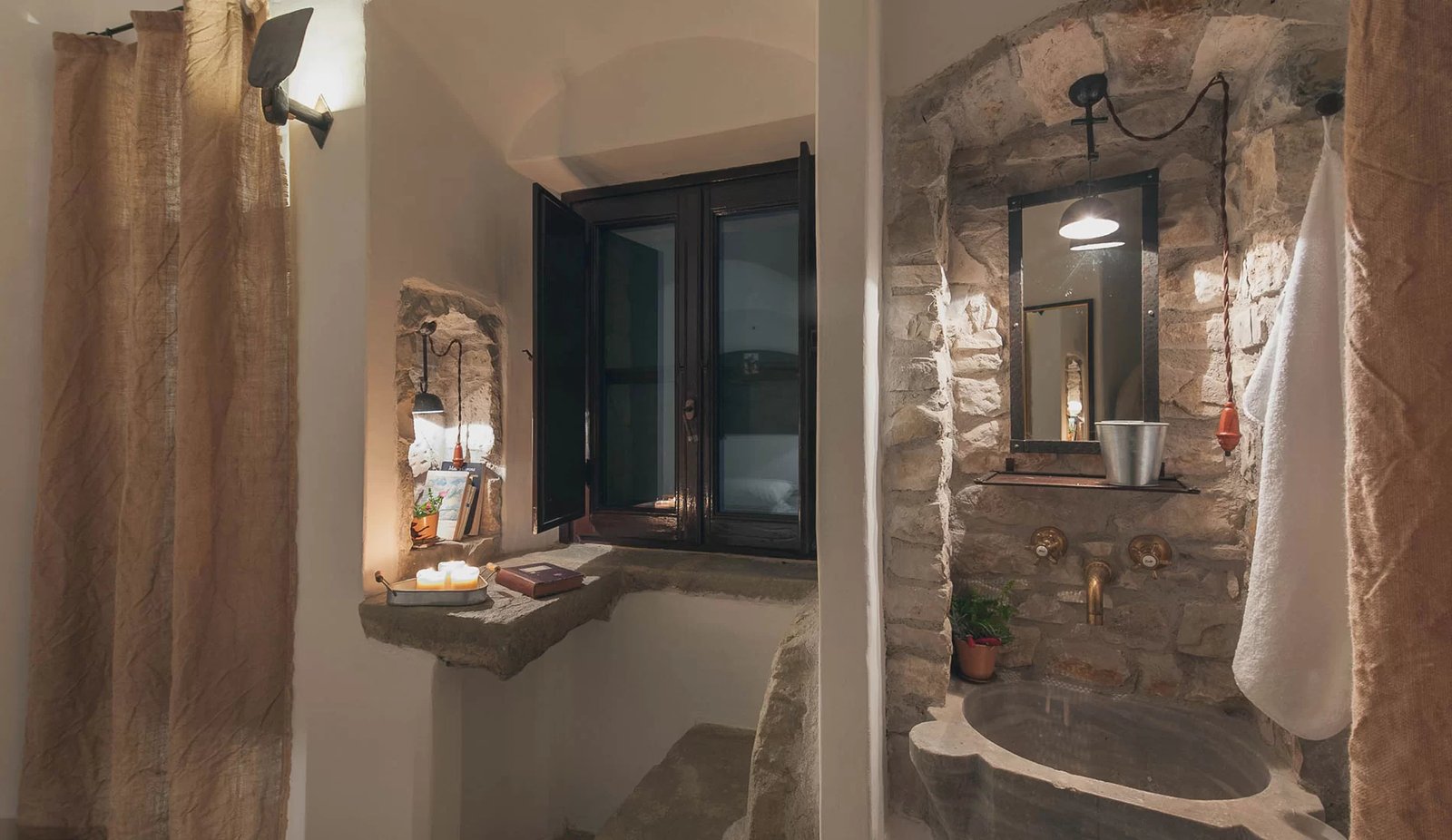 Eremito, rooms