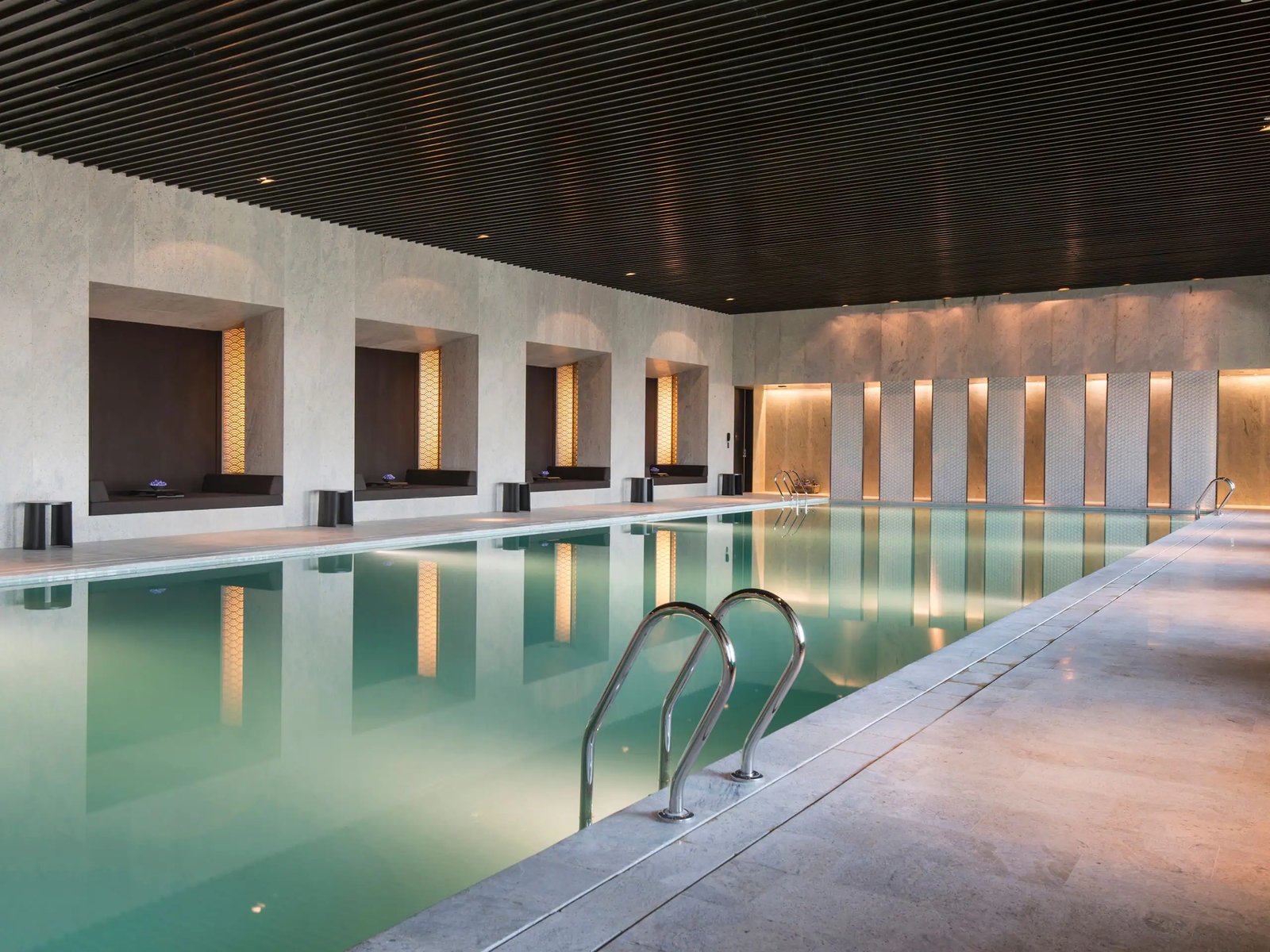 Hyatt Regency Wuhan Optics Valley, the pool