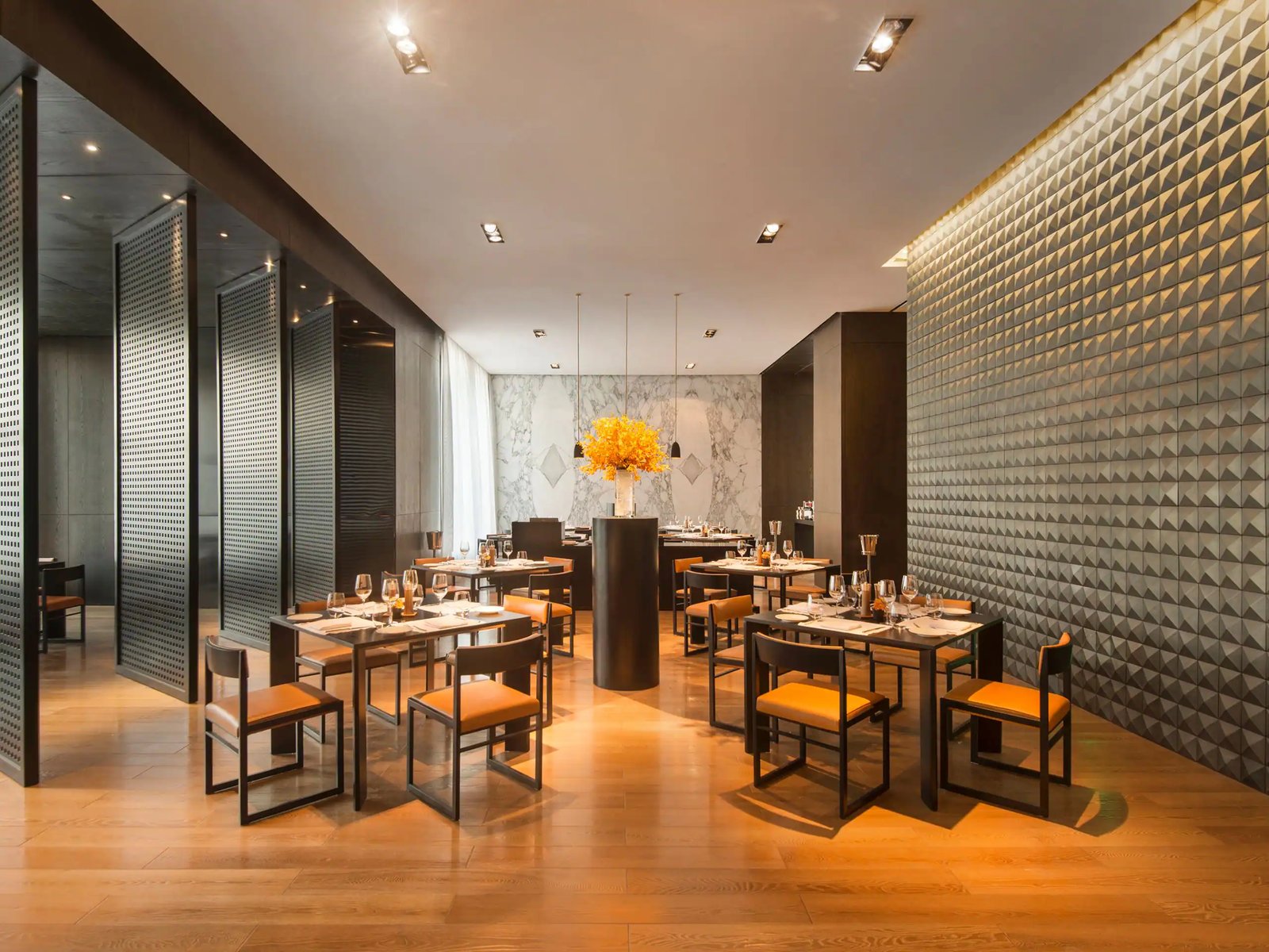Hyatt Regency Wuhan Optics Valley, at the table