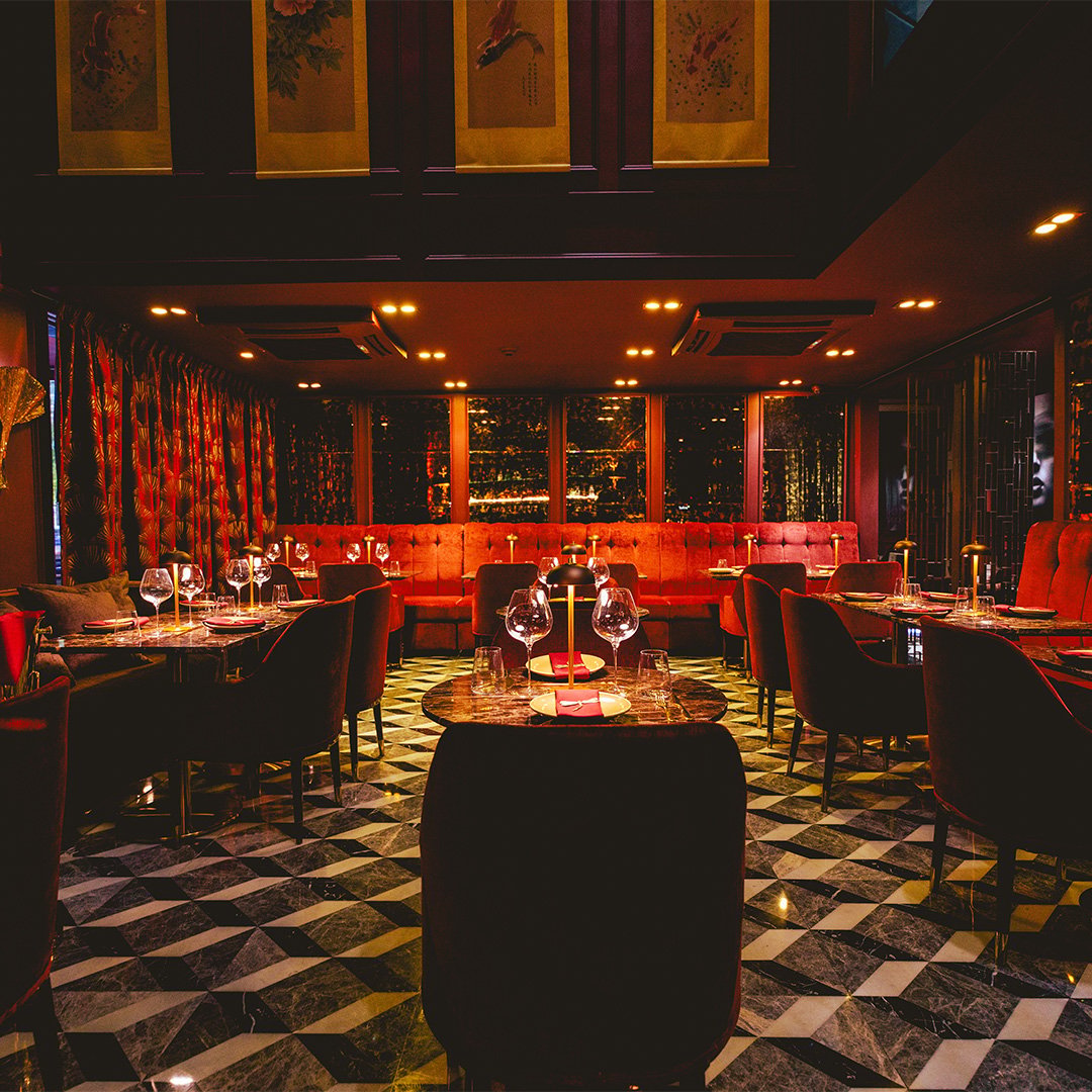 O:LV Hotel, at the table