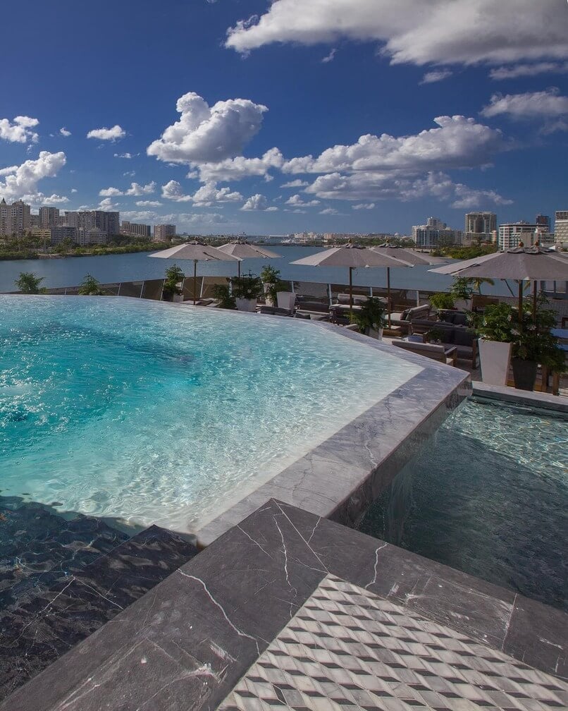 O:LV Hotel, the pool