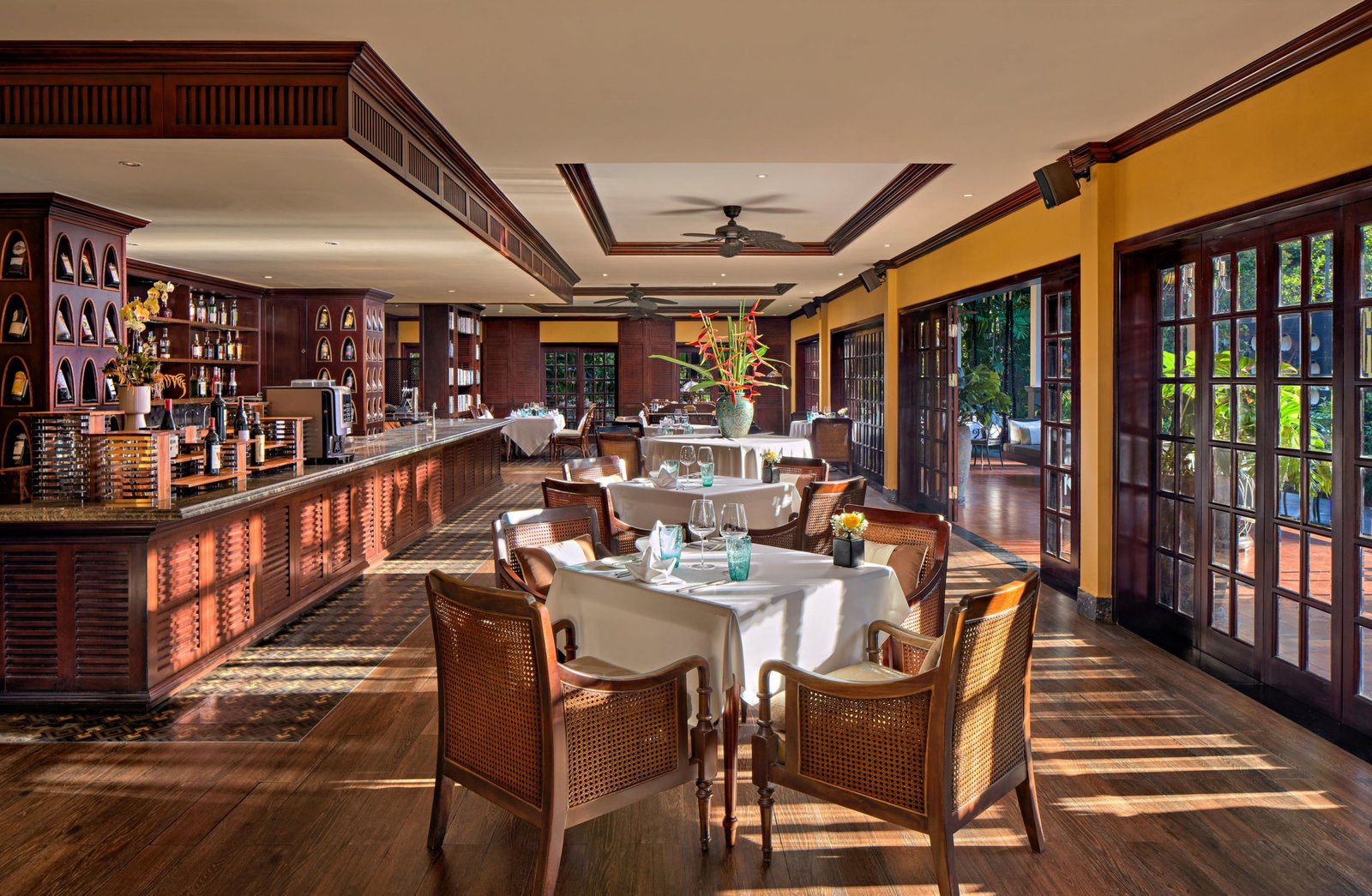 La Siesta Hoi An Resort & Spa, the temple restaurant & lounge