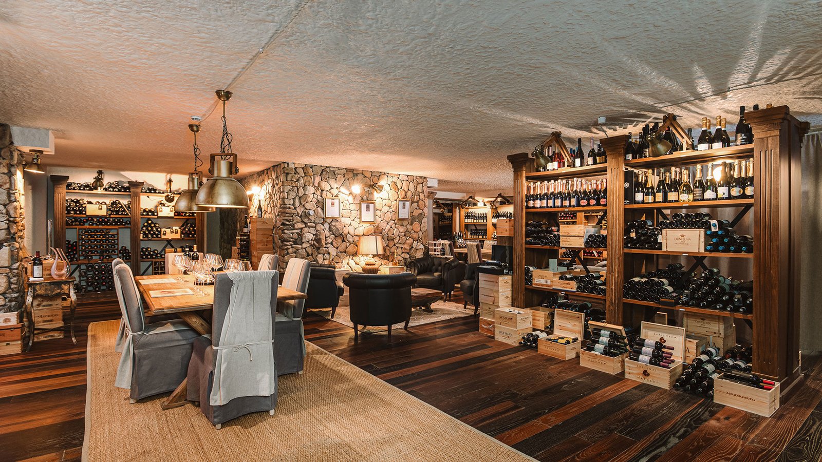 La Villa del Re, at the table