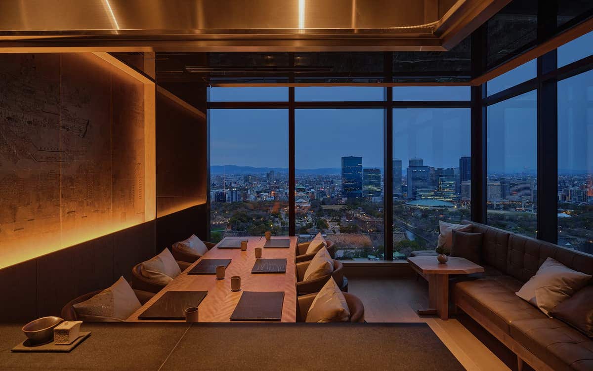 Patina Osaka, at the table