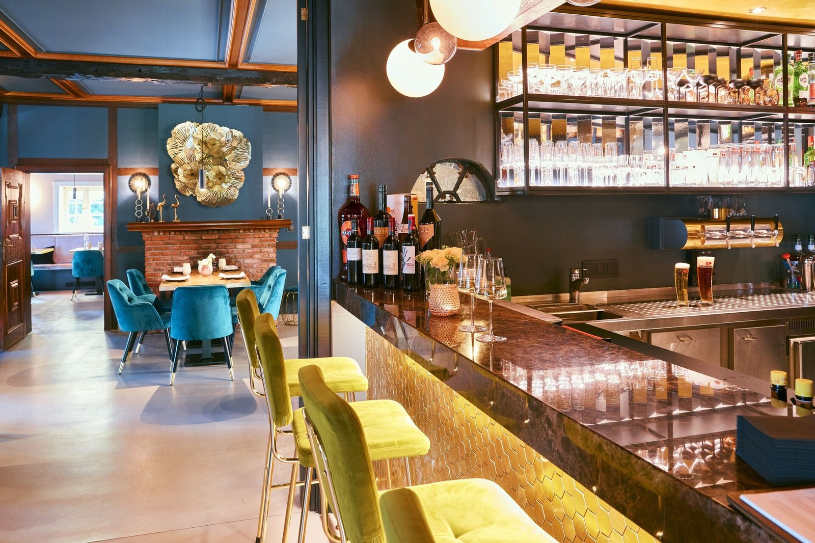 Meinsbur Boutique Hotel & Restaurant, hotel bar & lounge