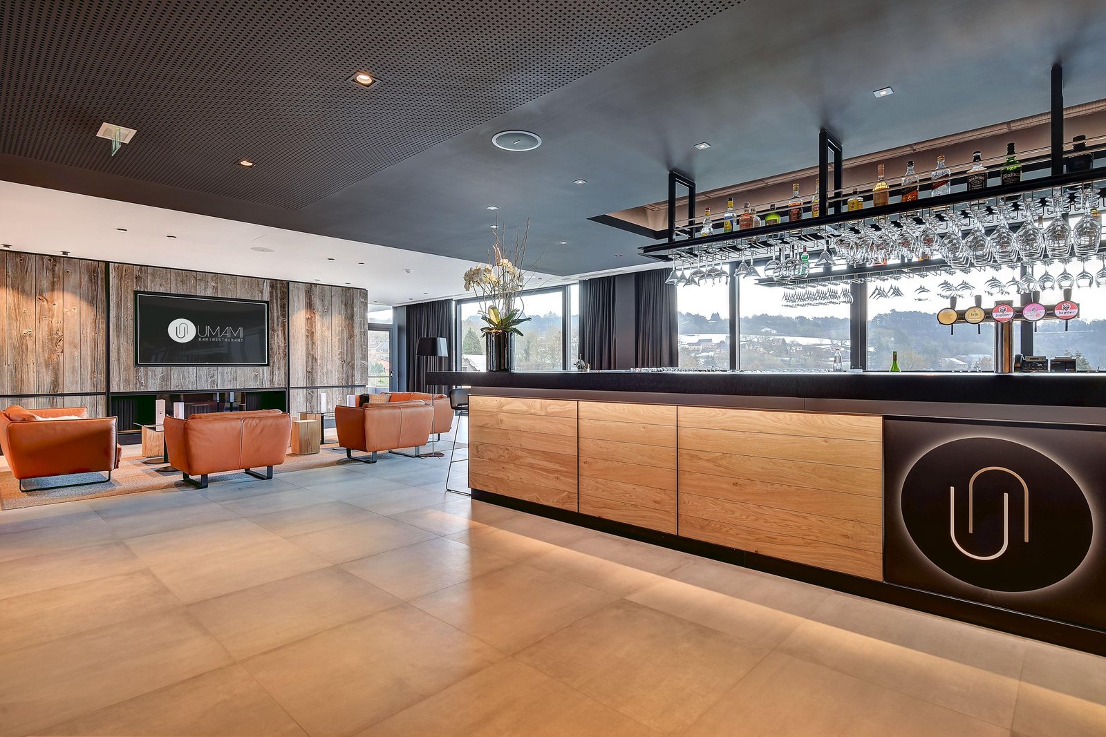 R hotel experiences et Umami, at the table