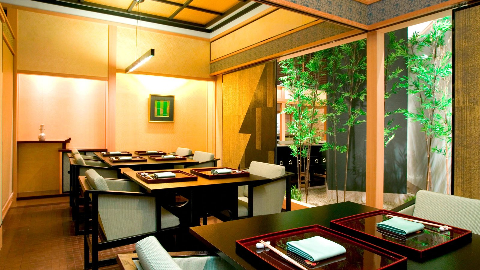 Sheraton Miyako Hotel Osaka, at the table