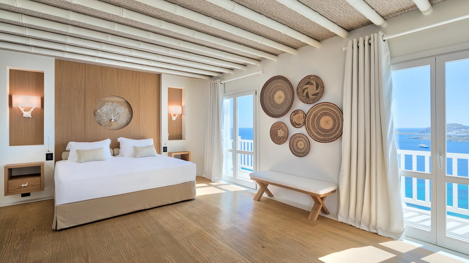 Santa Marina, rooms