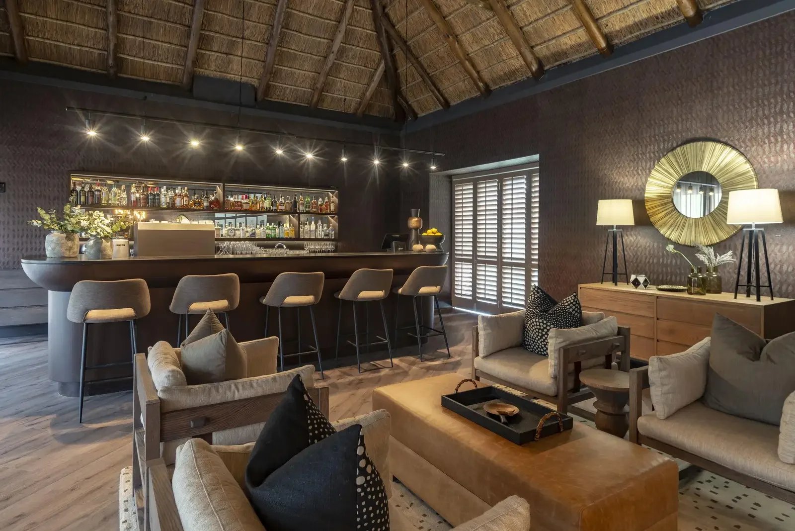 Shamwari Eagles Crag, at the table