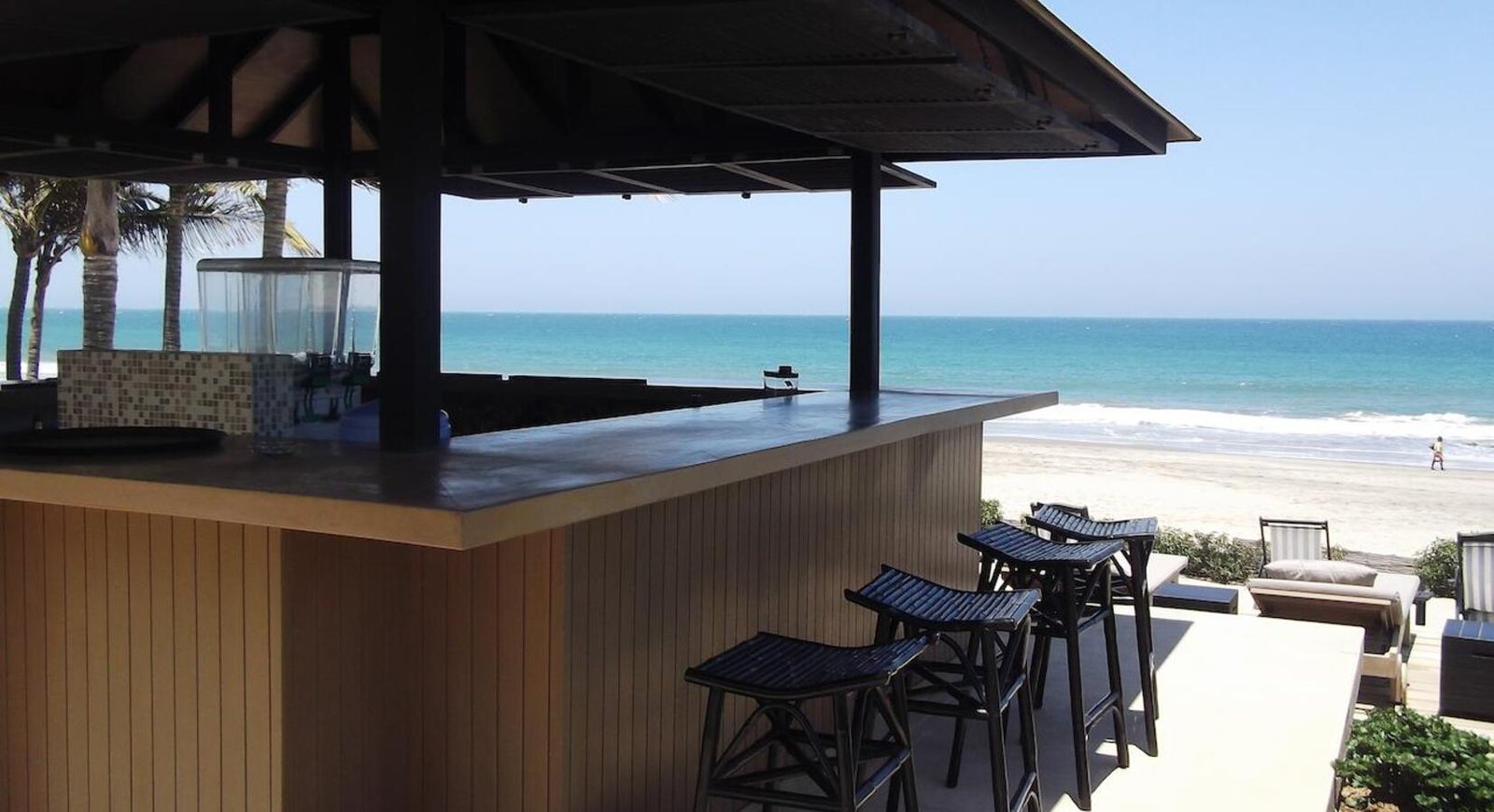 Arennas Máncora, arennas bar