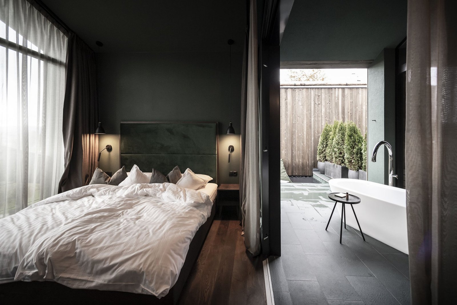 Floris Green Suites, rooms