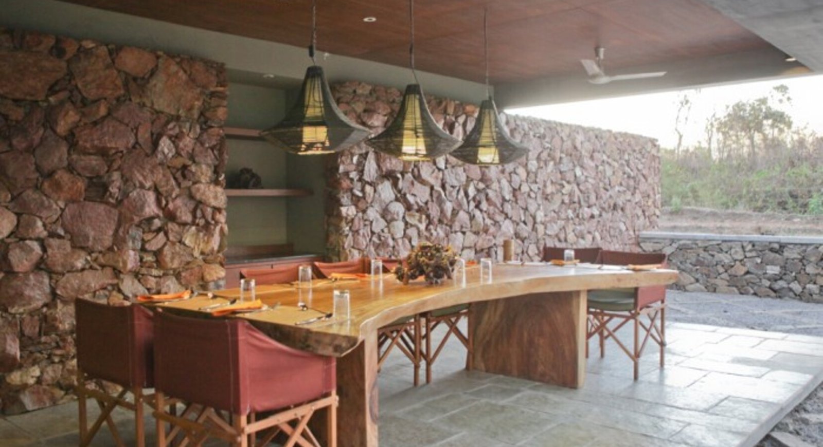 KAAV Safari Lodge, Kabini, at the table