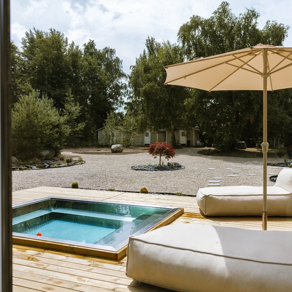 Naya Retreat & Hotell, the pool