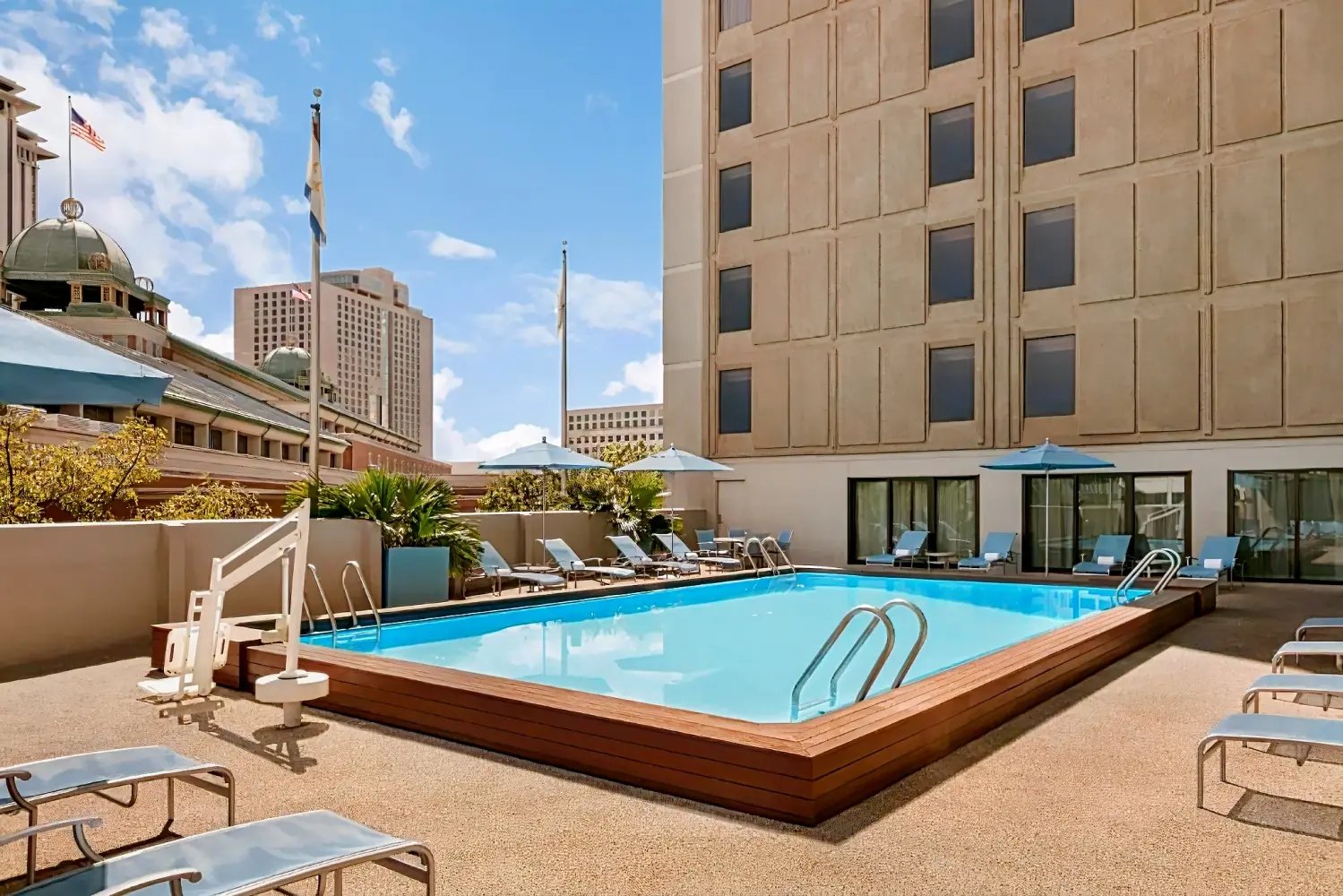 DoubleTree by Hilton New Orleans — vibe