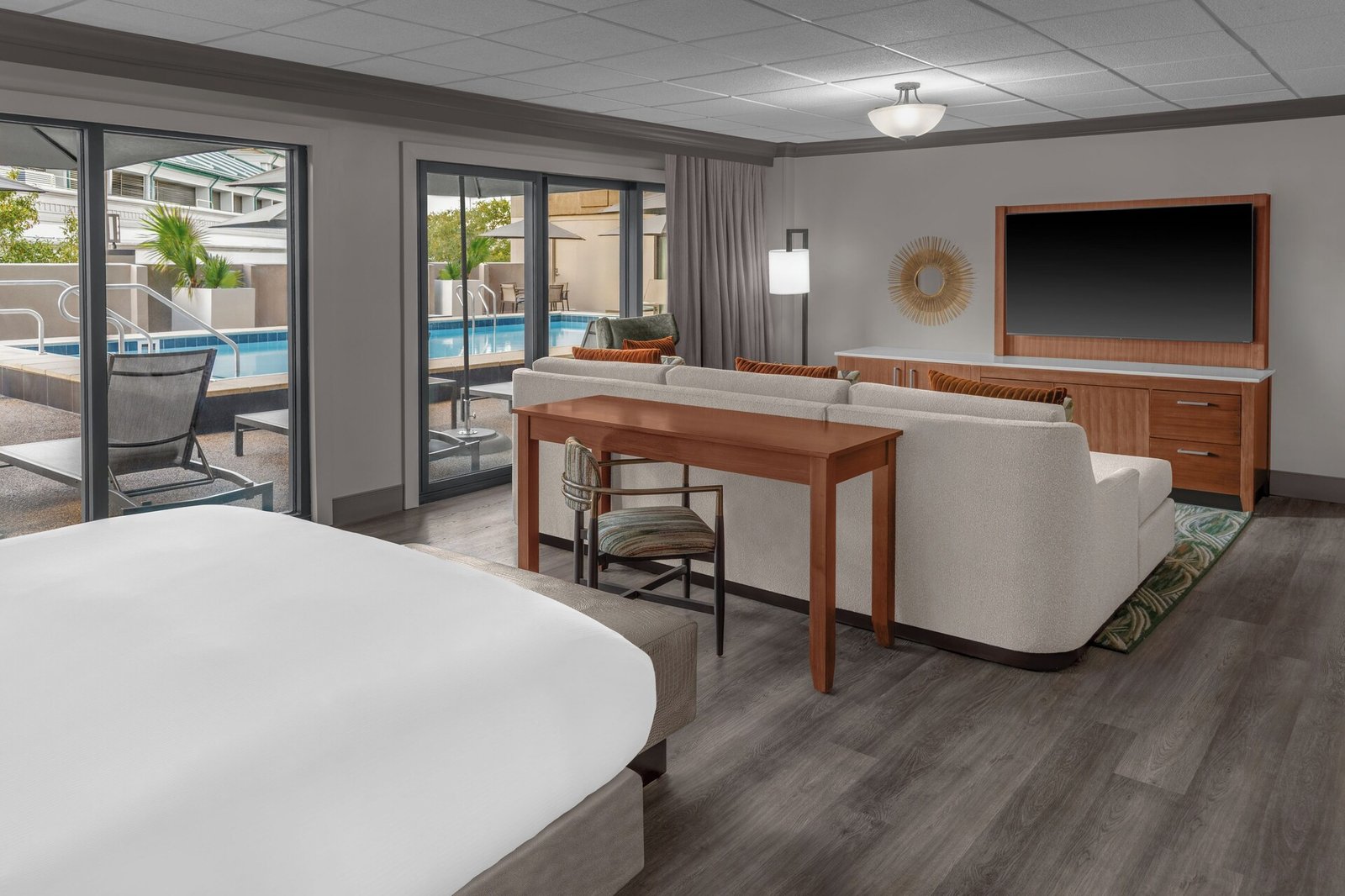 DoubleTree by Hilton New Orleans — rooms