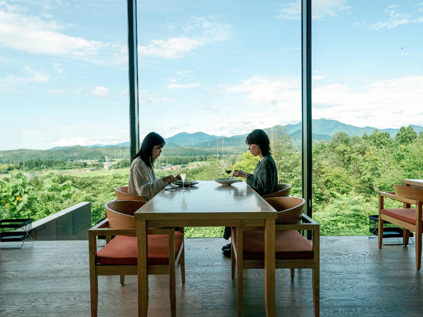 Snow Peak FIELD SUITE SPA HEADQUARTERS