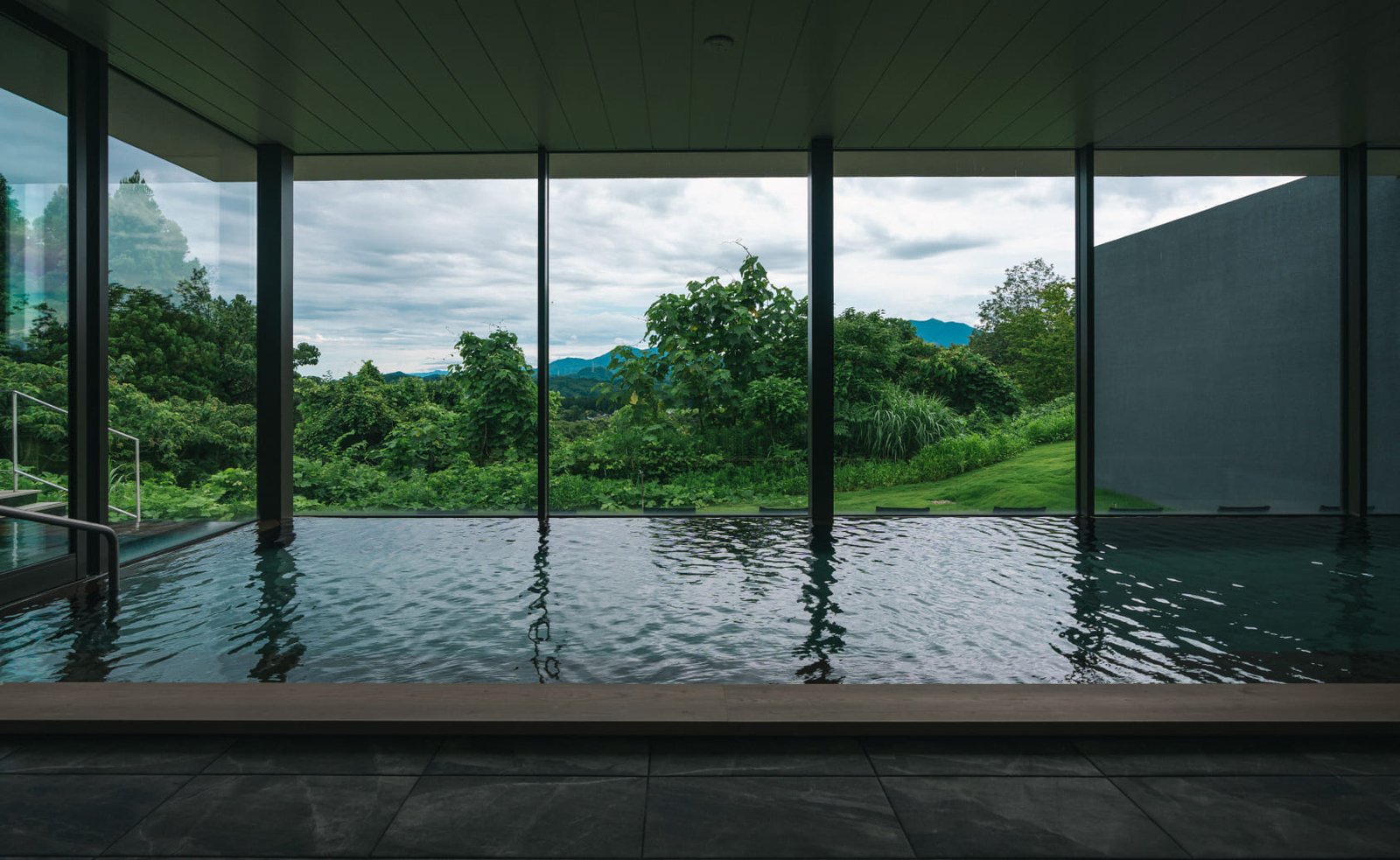 Snow Peak FIELD SUITE SPA HEADQUARTERS