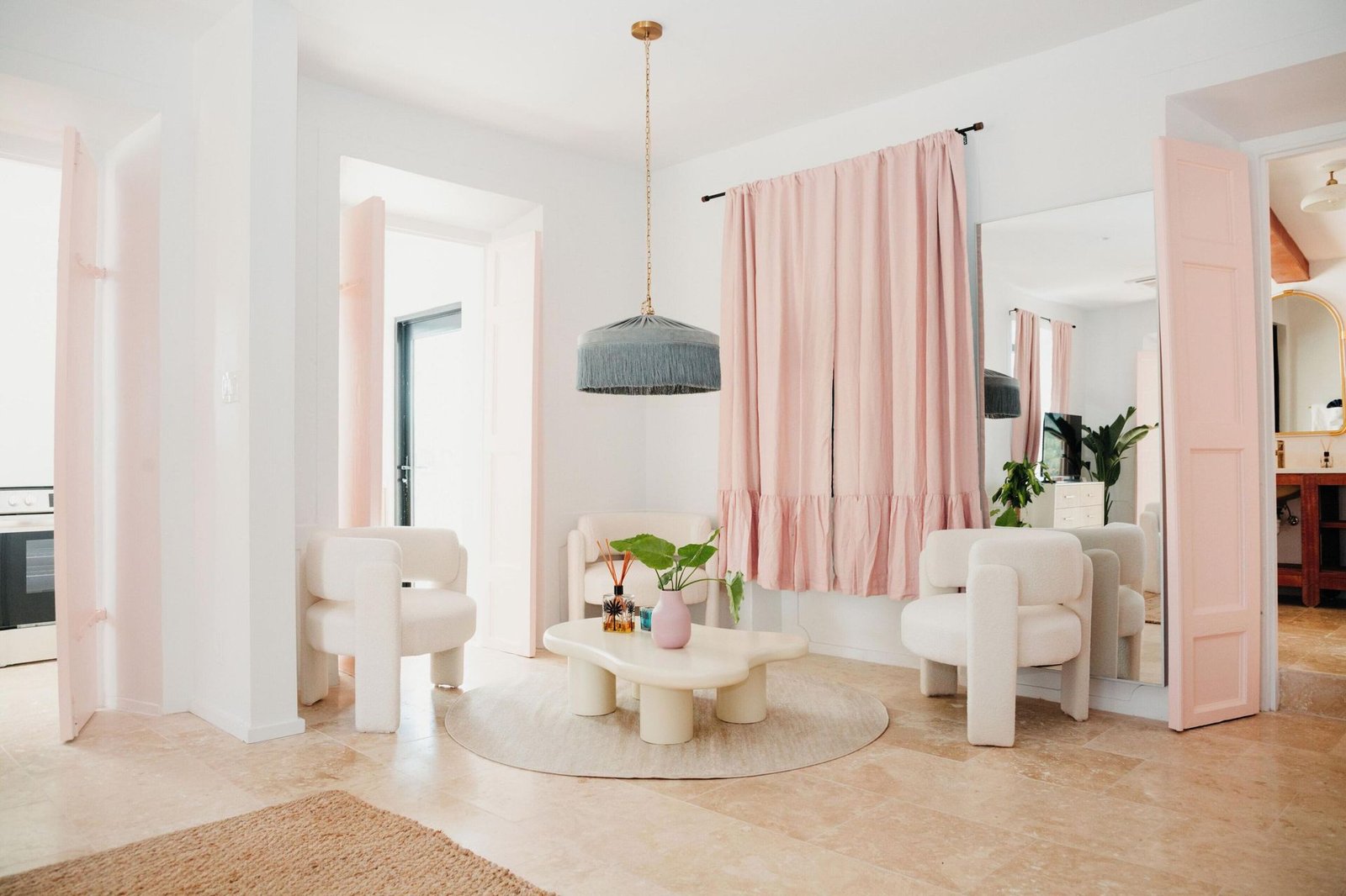 The Pink Palm Hotel, rooms